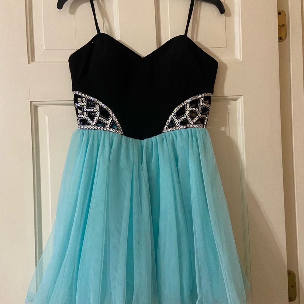 Size 5 homecoming dress